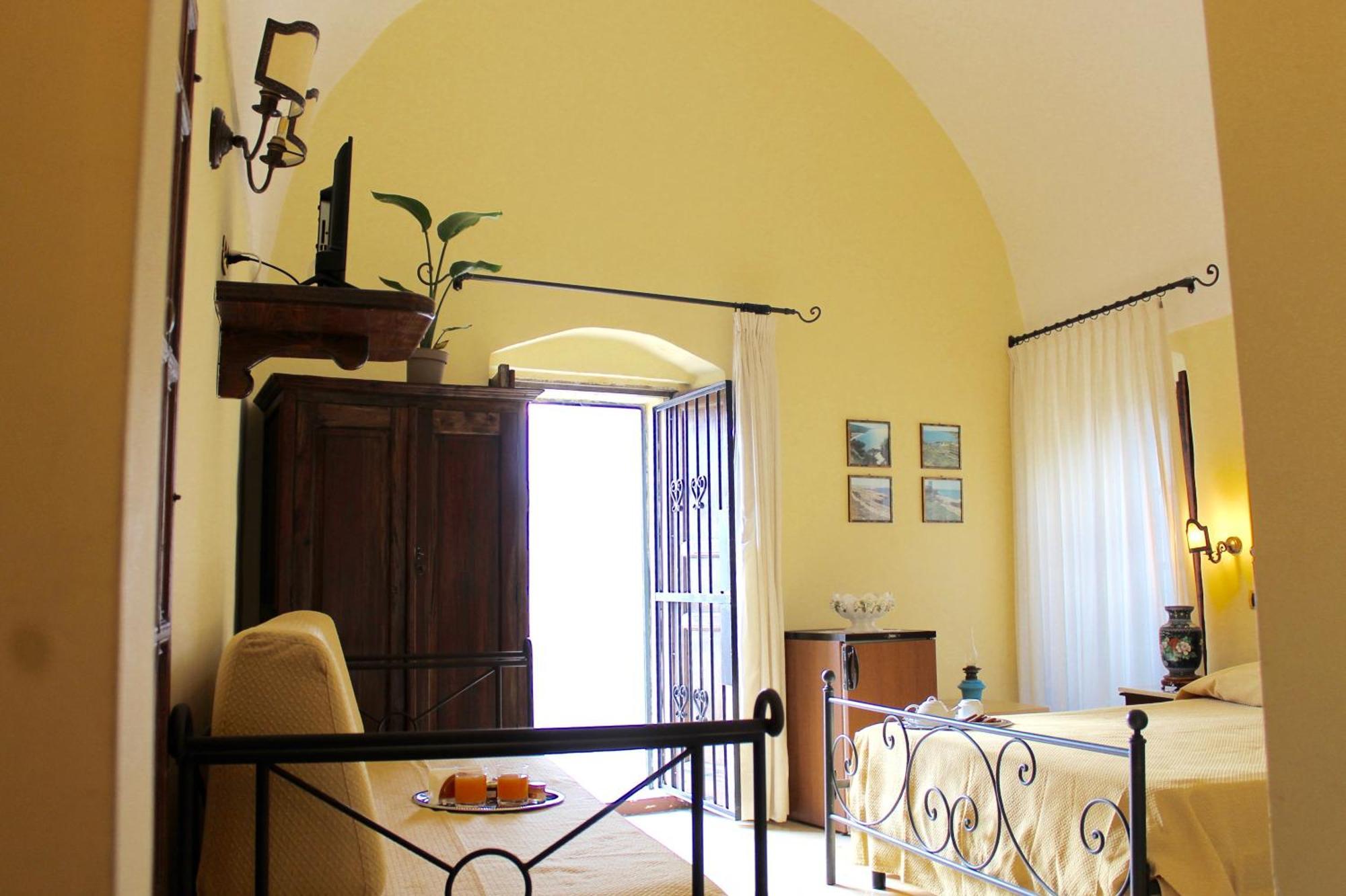 Palazzo Senape De Pace Bed & Breakfast Gallipoli Bagian luar foto