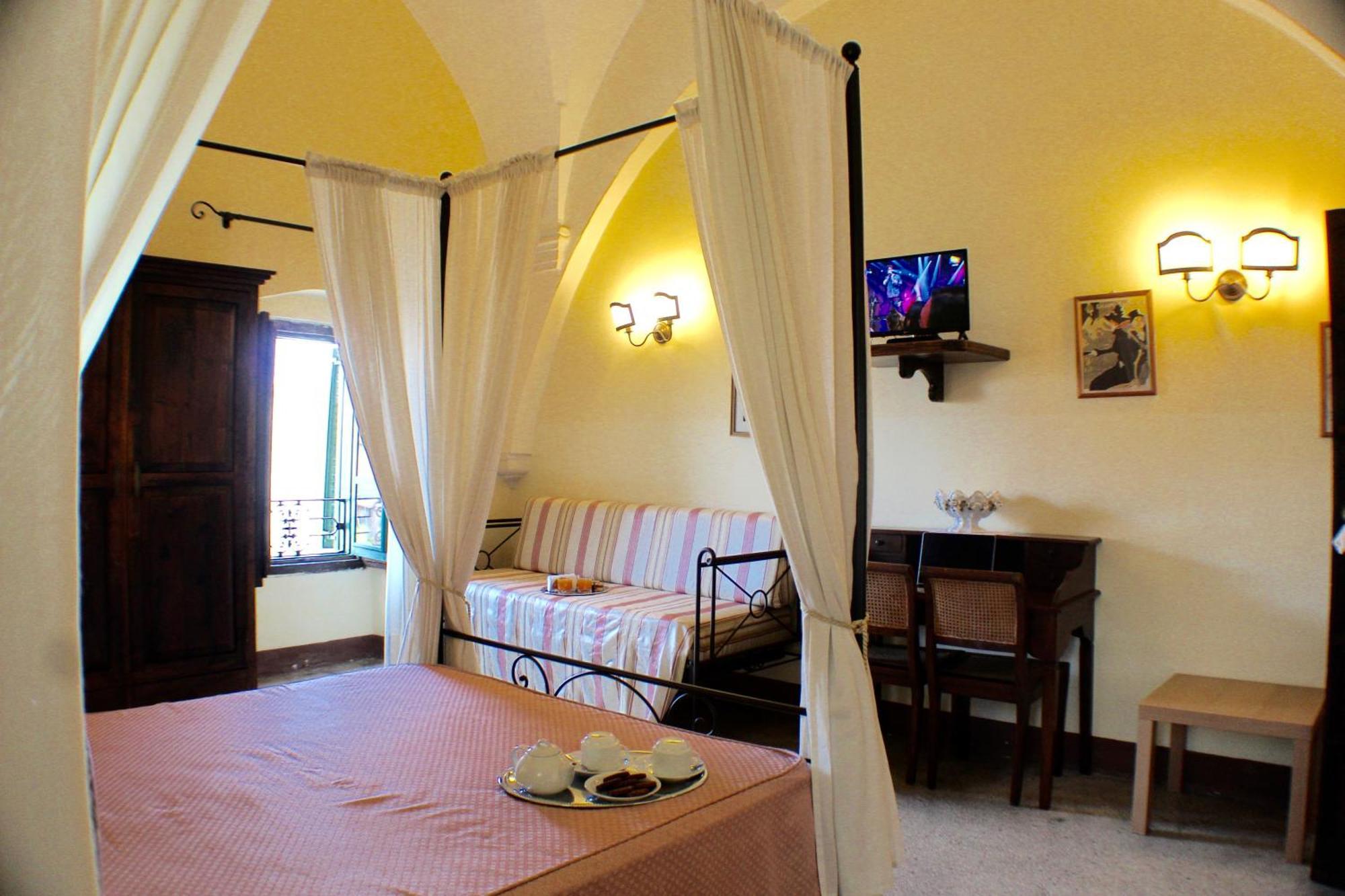 Palazzo Senape De Pace Bed & Breakfast Gallipoli Bagian luar foto