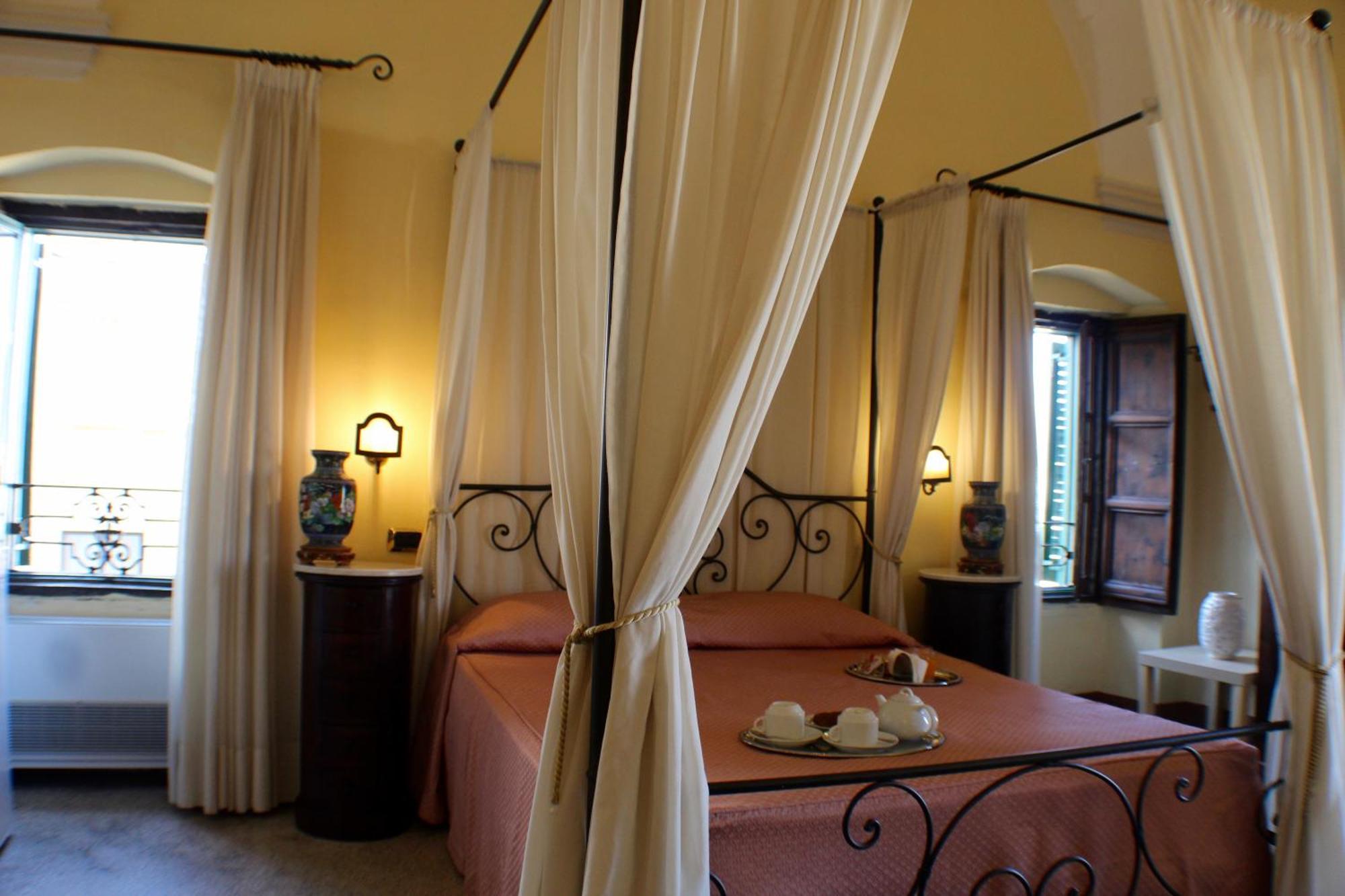 Palazzo Senape De Pace Bed & Breakfast Gallipoli Bagian luar foto