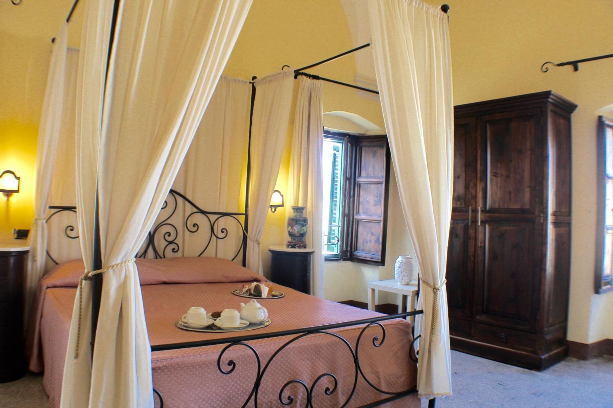 Palazzo Senape De Pace Bed & Breakfast Gallipoli Bagian luar foto