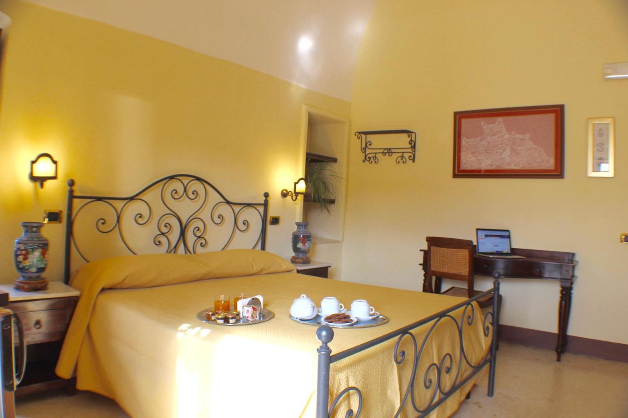 Palazzo Senape De Pace Bed & Breakfast Gallipoli Bagian luar foto