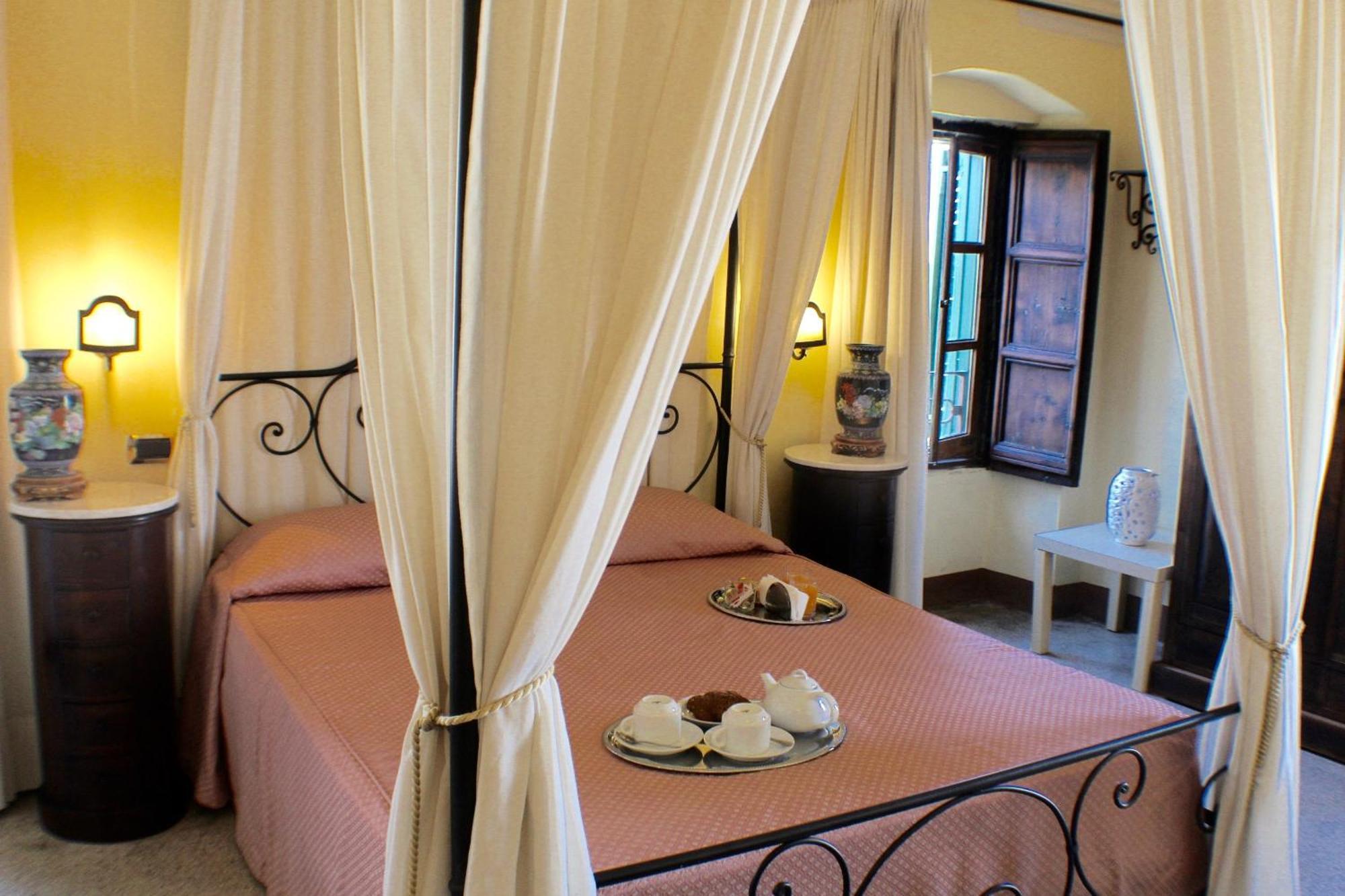 Palazzo Senape De Pace Bed & Breakfast Gallipoli Bagian luar foto