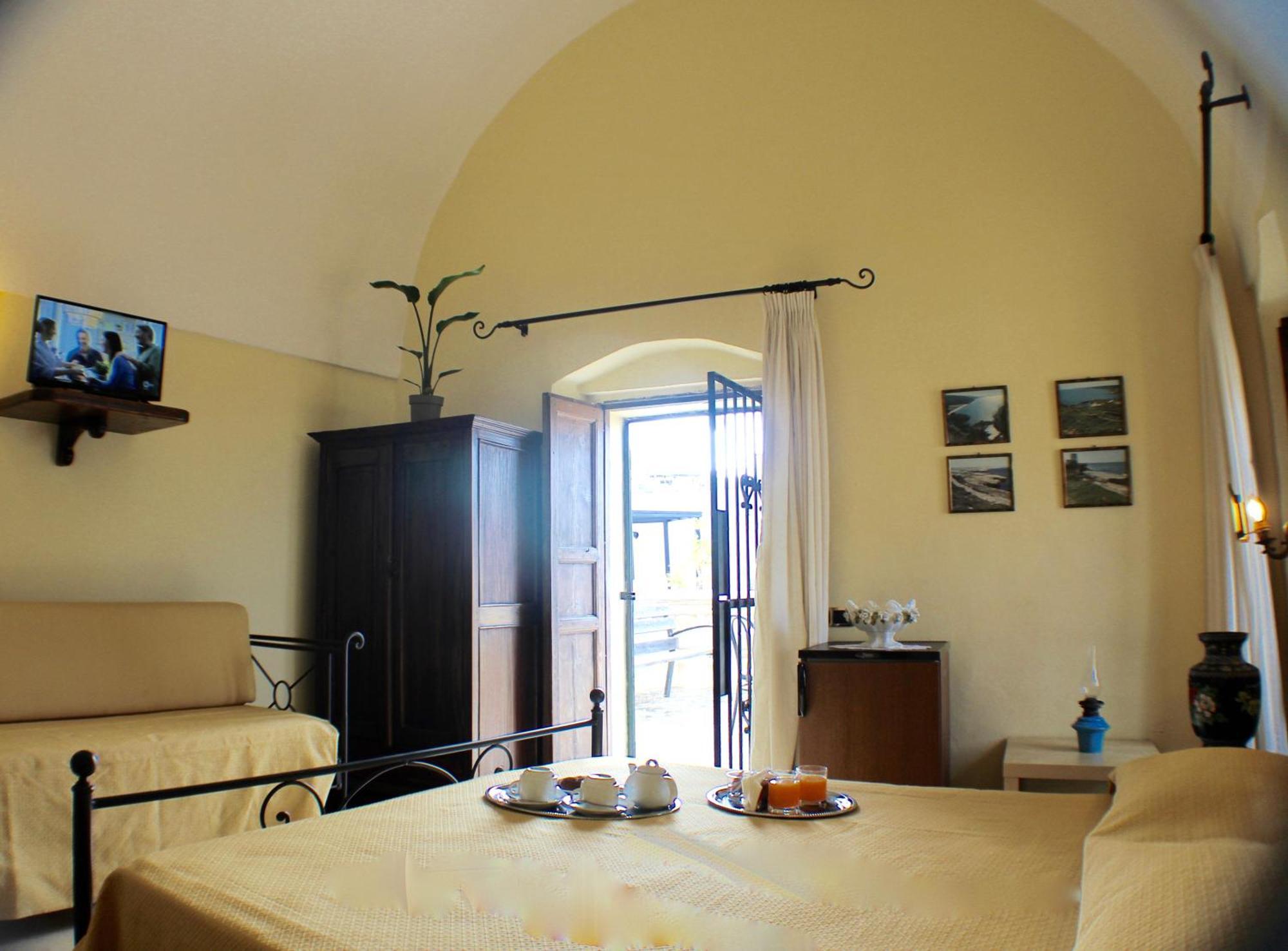 Palazzo Senape De Pace Bed & Breakfast Gallipoli Bagian luar foto
