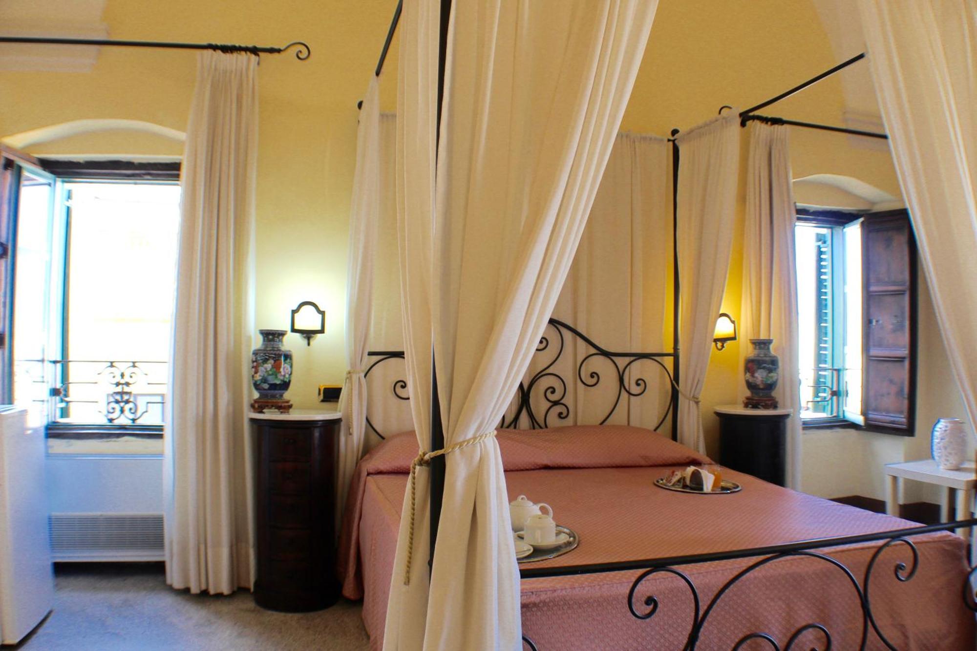 Palazzo Senape De Pace Bed & Breakfast Gallipoli Bagian luar foto