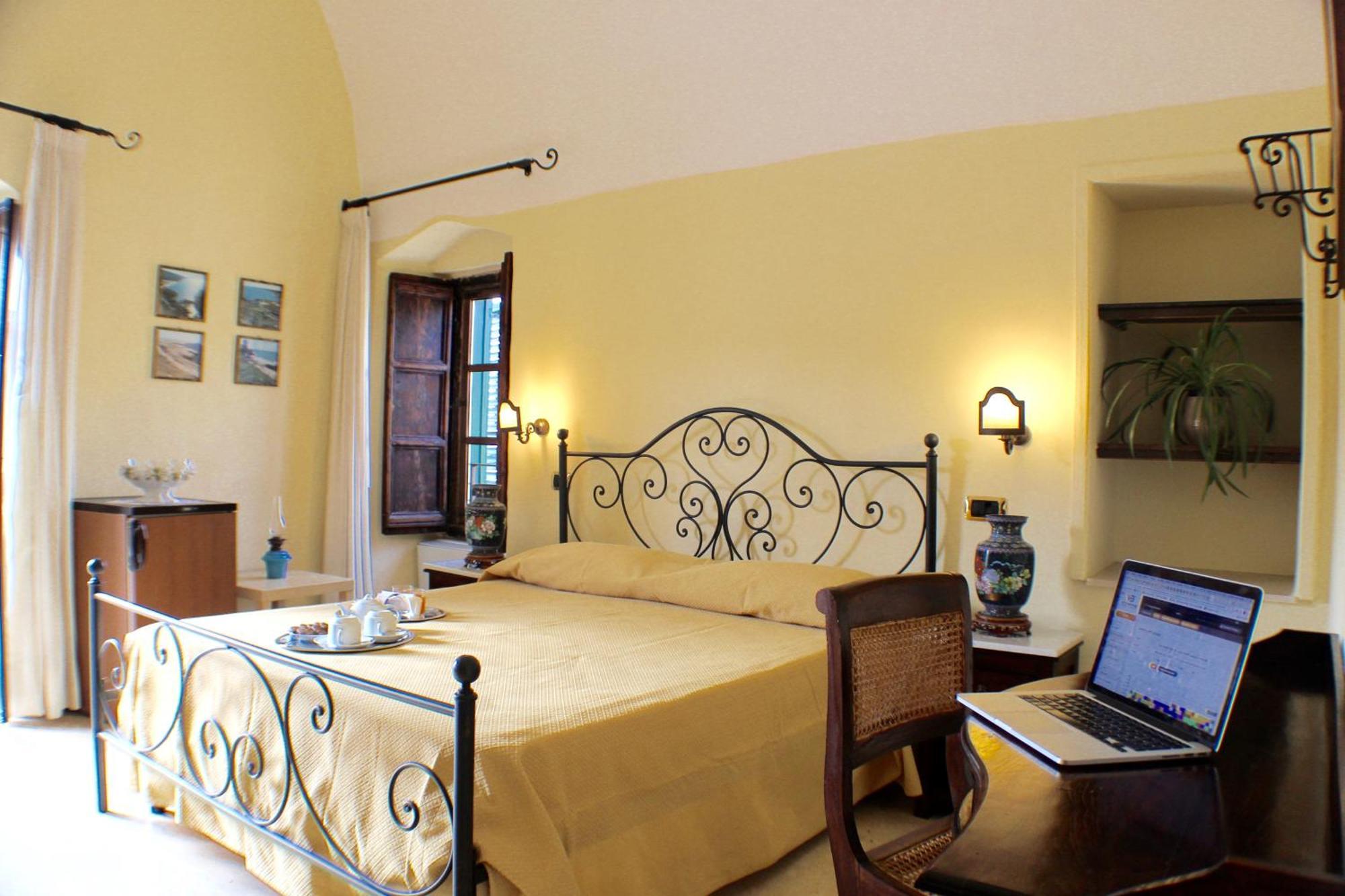 Palazzo Senape De Pace Bed & Breakfast Gallipoli Bagian luar foto