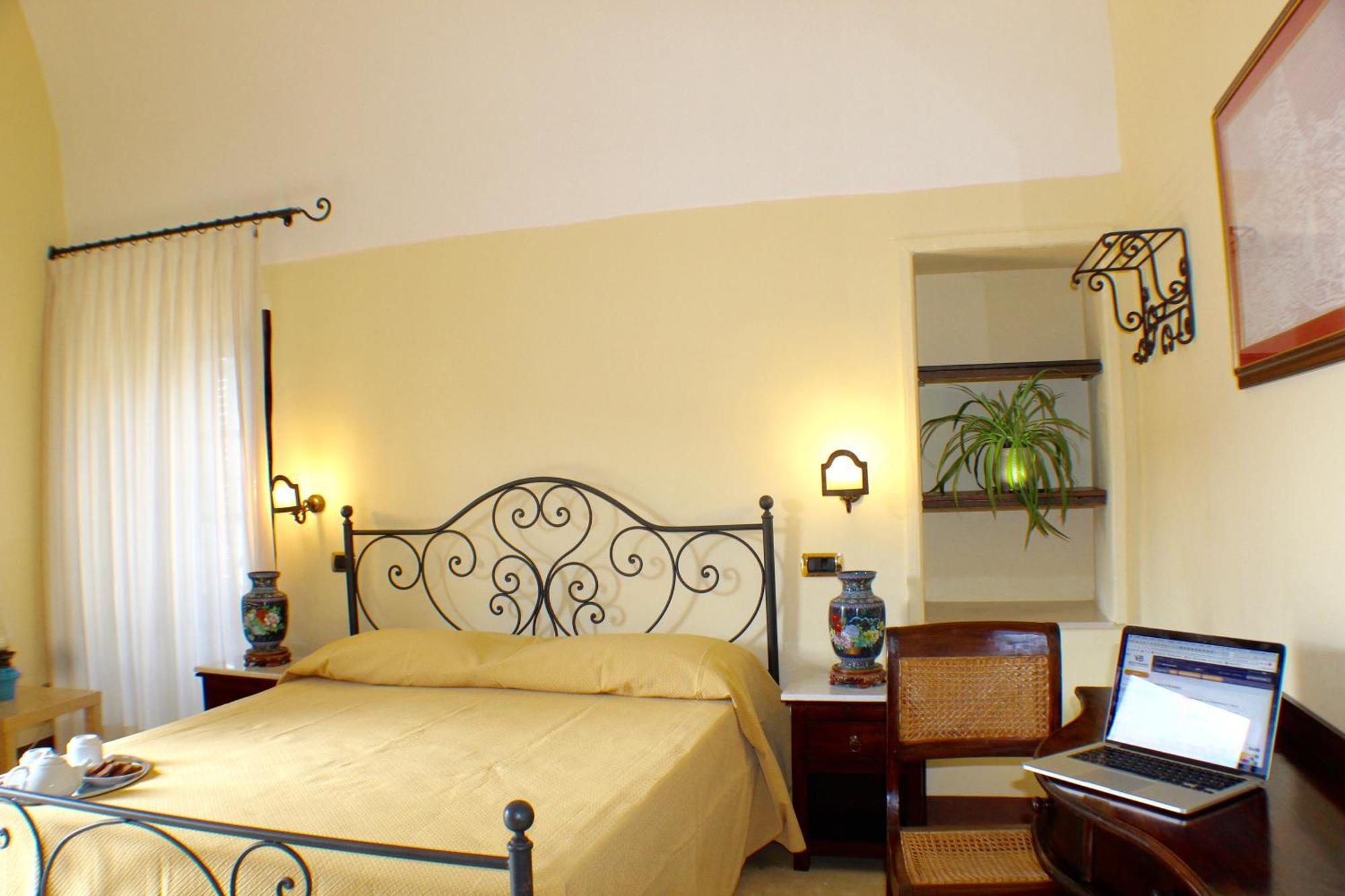 Palazzo Senape De Pace Bed & Breakfast Gallipoli Bagian luar foto