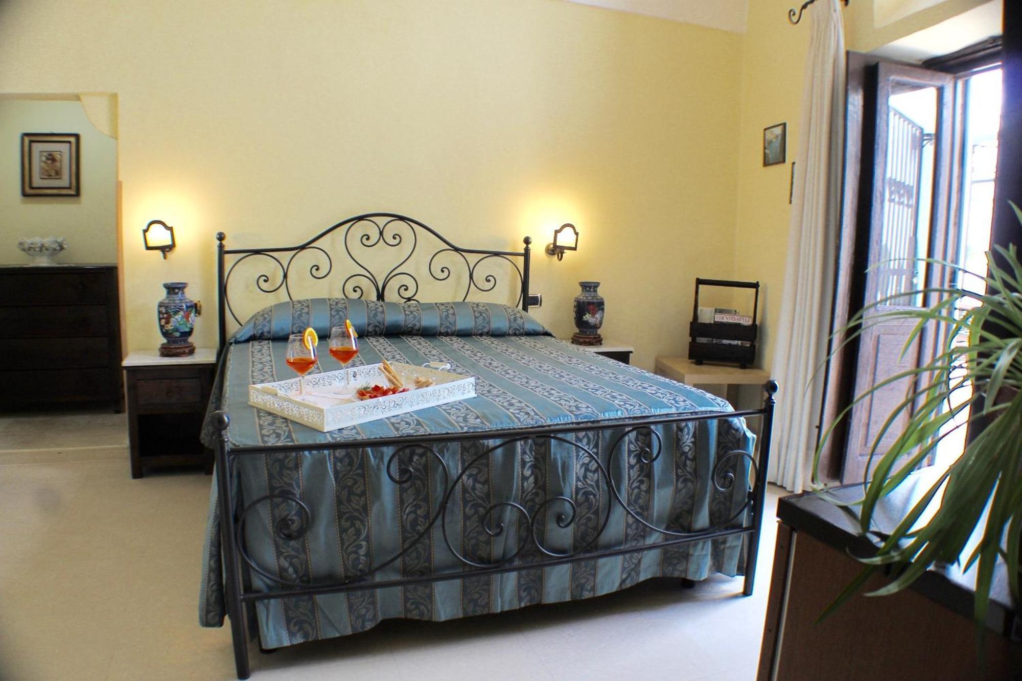 Palazzo Senape De Pace Bed & Breakfast Gallipoli Bagian luar foto