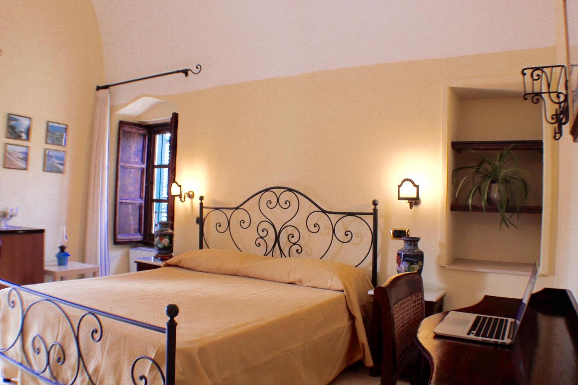 Palazzo Senape De Pace Bed & Breakfast Gallipoli Bagian luar foto